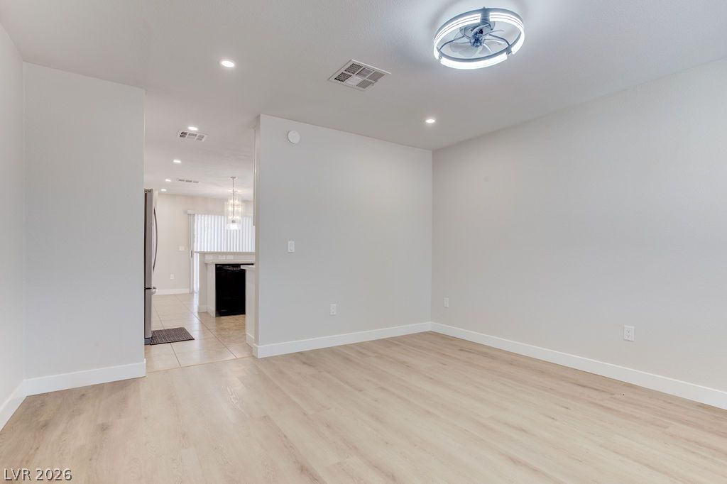 2914 Cedar Avenue — photo 3 of 36
