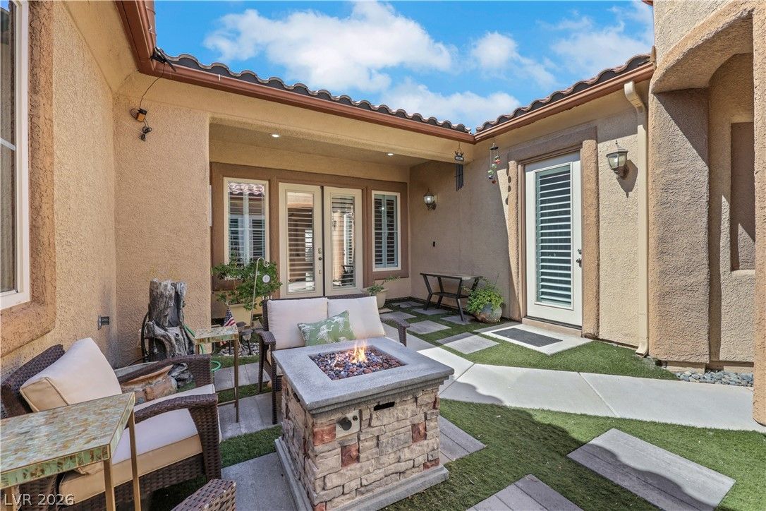 7135 Comanche Canyon Avenue — photo 2