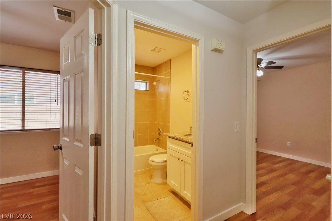 994 Trackers Glen Avenue — photo 4 of 22