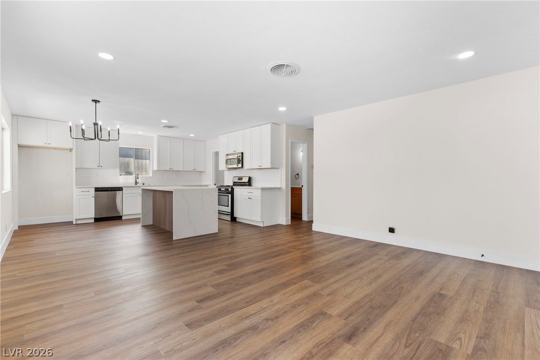 4741 San Rafael Avenue — photo 3