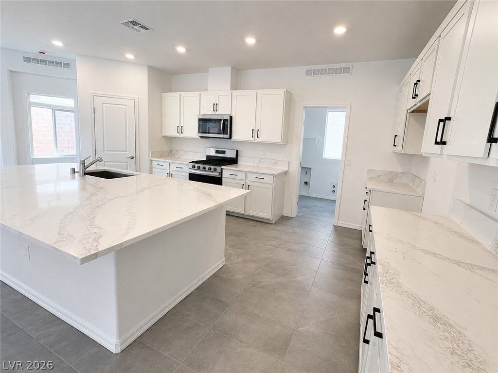 7443 Legacy Point Street — photo 2 of 6