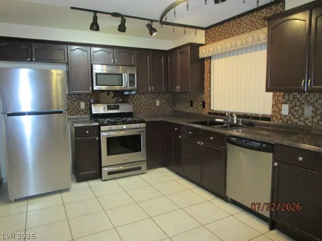 3822 King Palm Avenue — photo 5 of 27