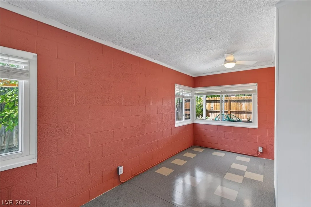 1305 Phillips Avenue 1307 — photo 3