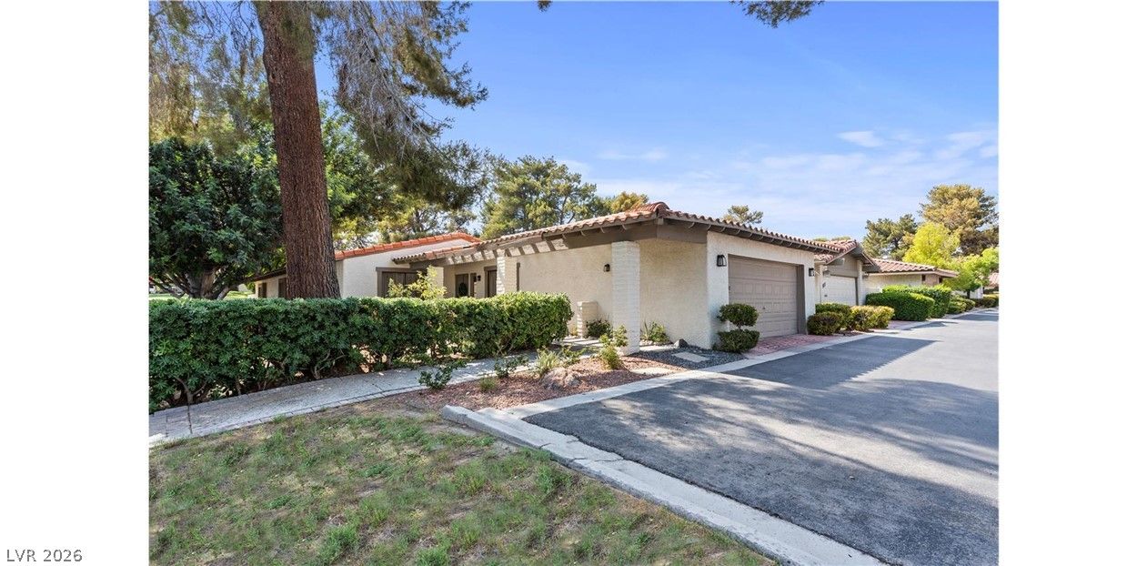 2120 Plaza Del Cerro — photo 2 of 42