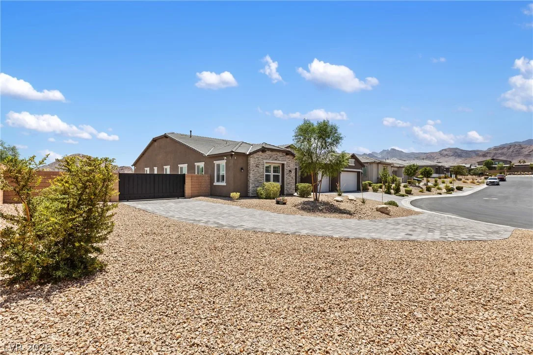 9915 Justin Earl Avenue — photo 3