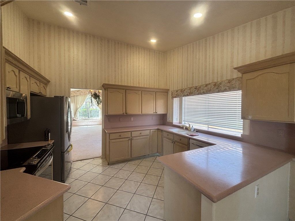 2424 Ocean Front Drive — photo 5