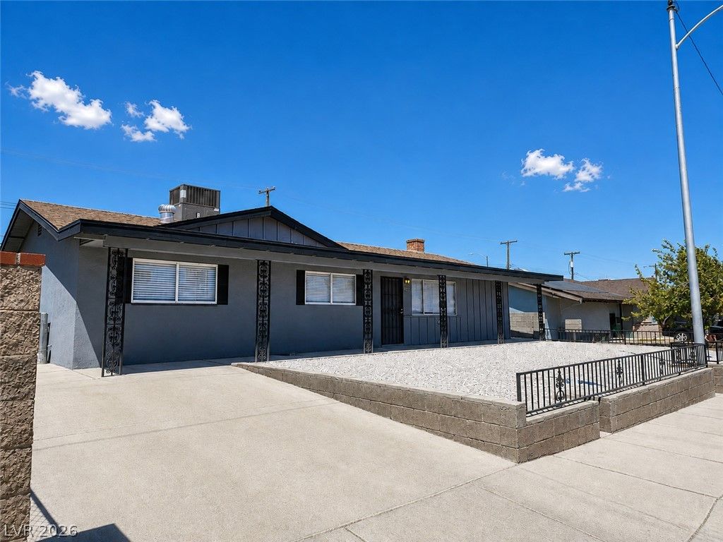 2217 Constantine Avenue — photo 2