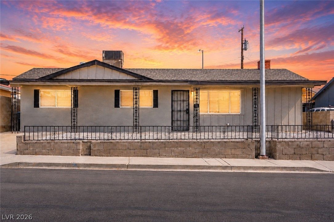 2217 Constantine Avenue — photo 3