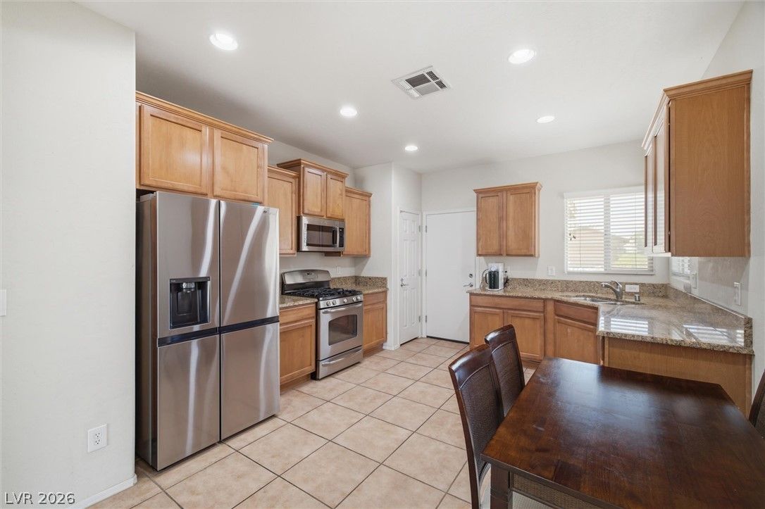 6168 Majestic Wind Avenue — photo 4