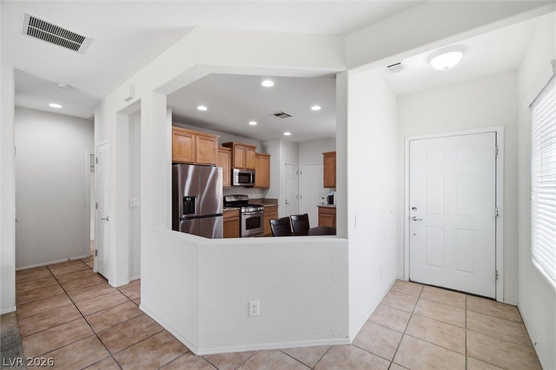 6168 Majestic Wind Avenue — photo 5