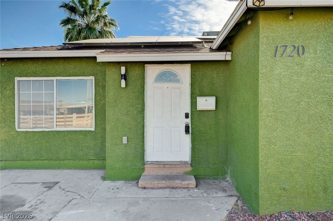 1720 East Carson Avenue — photo 5