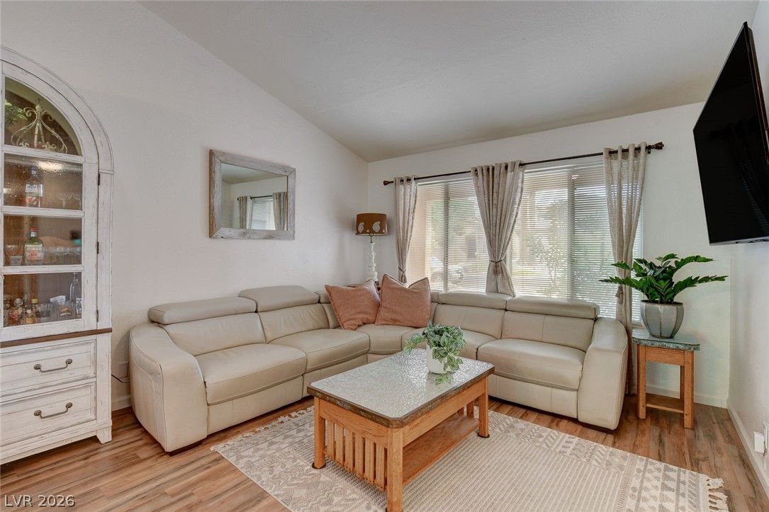 517 Tara Court — photo 4