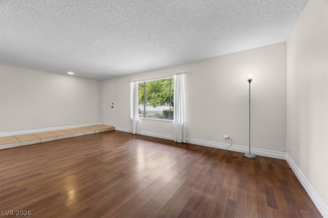 4669 Kelly Barry Way — photo 5 of 37