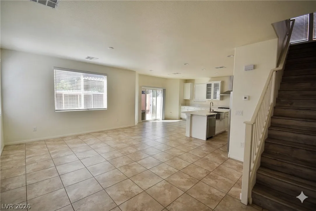 3041 Lake Como Avenue — photo 2