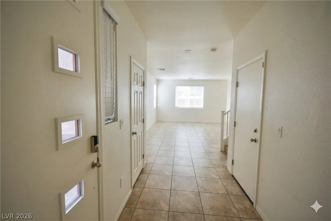 3041 Lake Como Avenue — photo 3