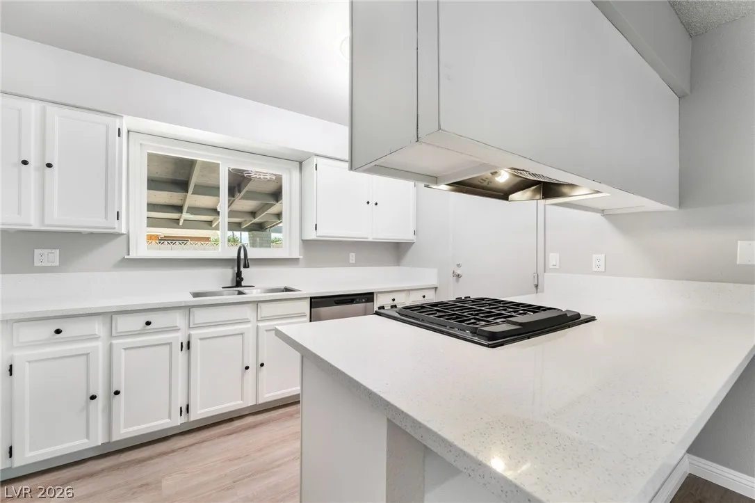 723 North Straight Street — photo 2