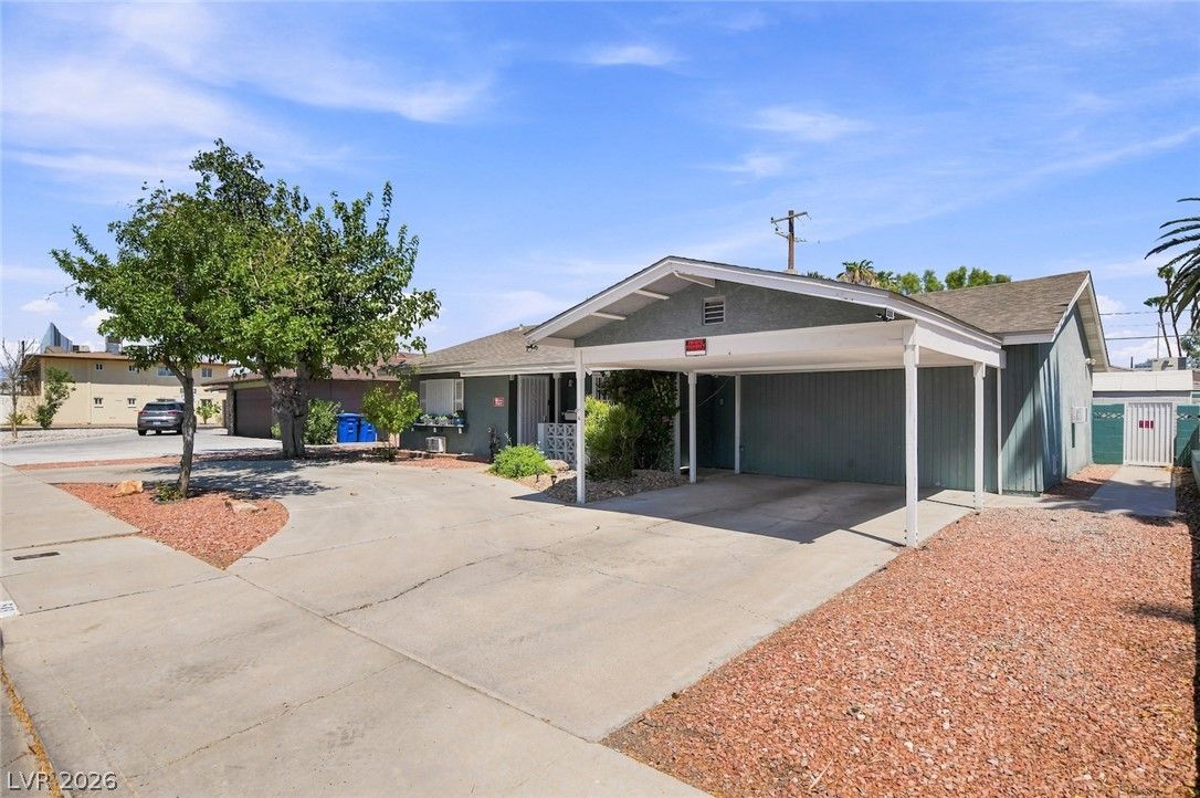 549 Bonita Avenue — photo 2
