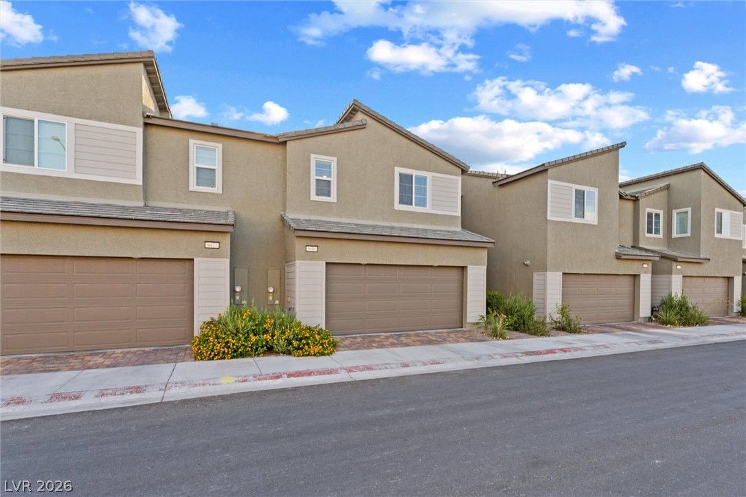 9481 Sky Pointe Drive — photo 4