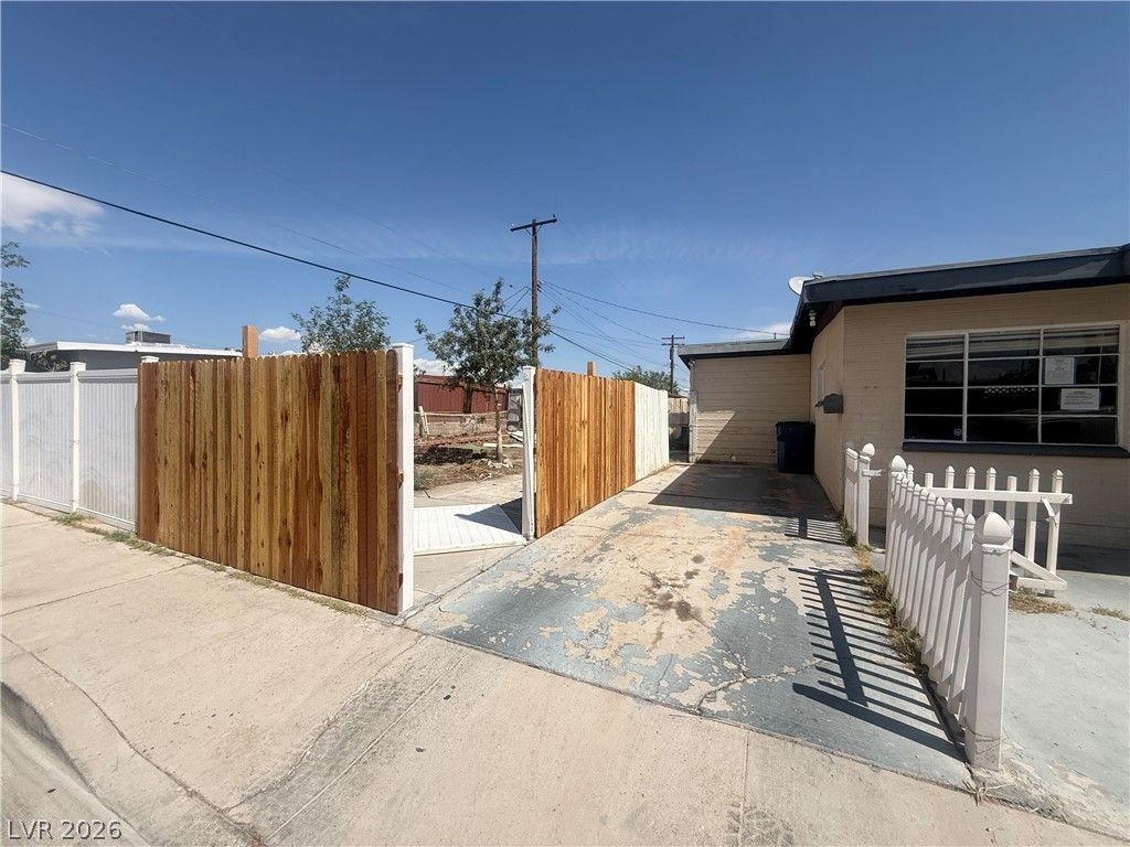 4922 Nebraska Avenue — photo 4 of 4