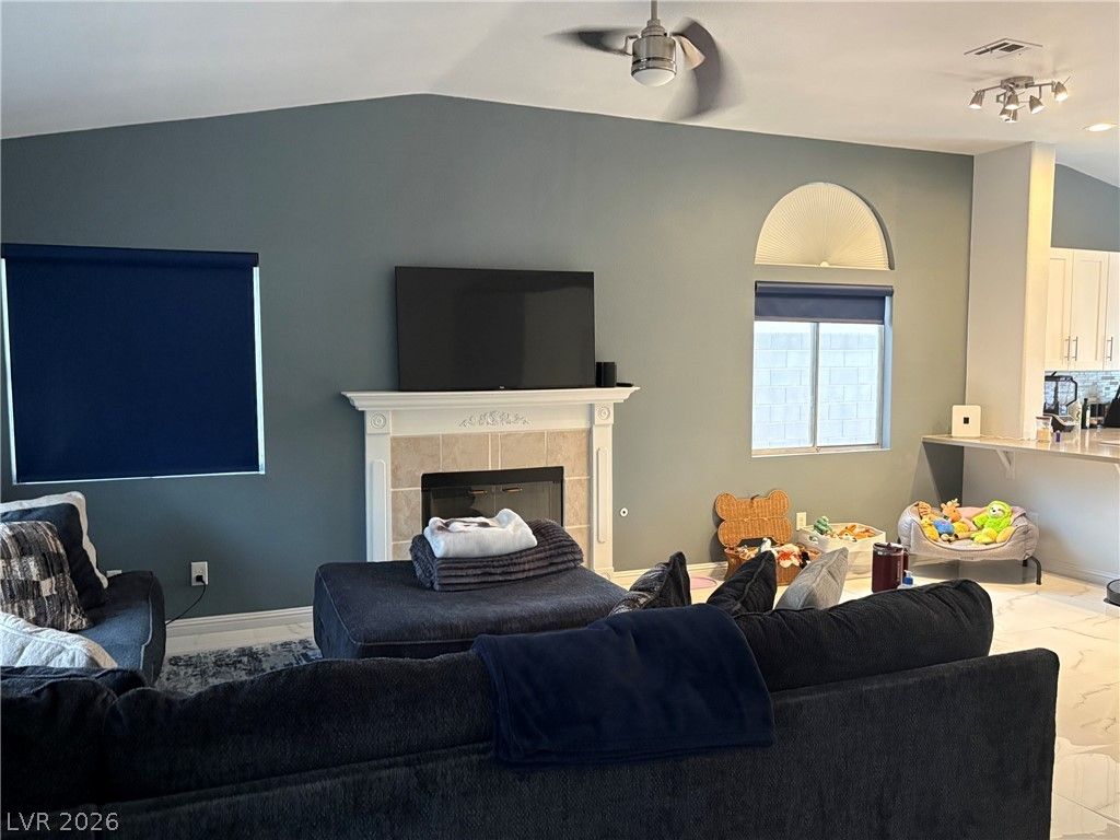 4402 Cassandra Drive — photo 2