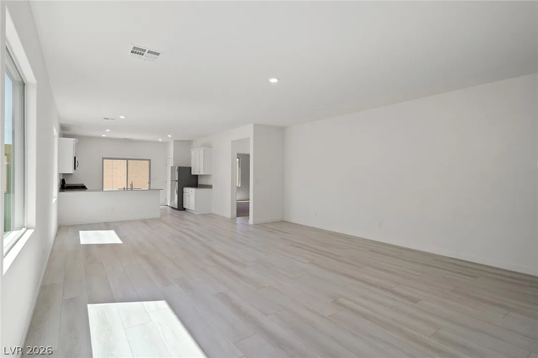 6745 Magnolia River Avenue — photo 2