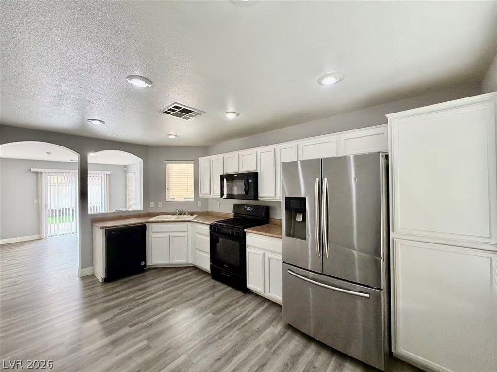 7437 Mojave Canyon Street — photo 3 of 23