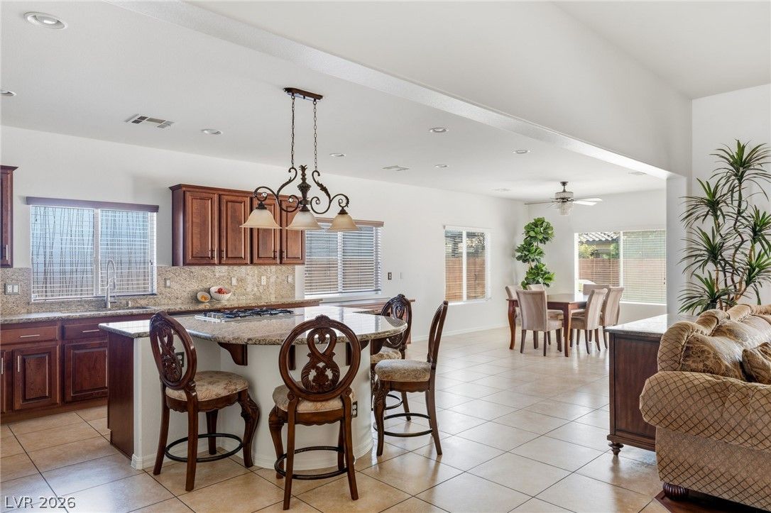 5903 McLennan Ranch Avenue — photo 3