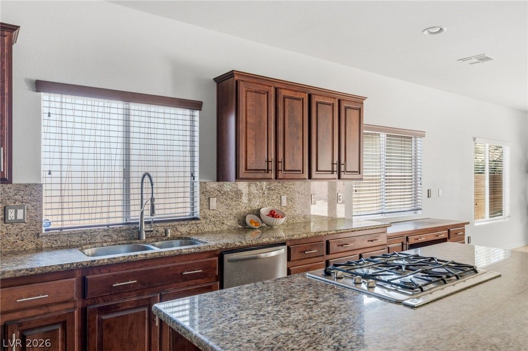 5903 McLennan Ranch Avenue — photo 4