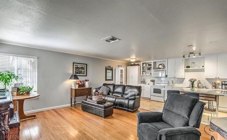 1454 Elizabeth Avenue 2 — photo 4 of 19