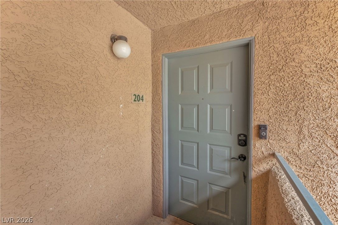 220 Mission Newport Lane 204 — photo 5 of 25