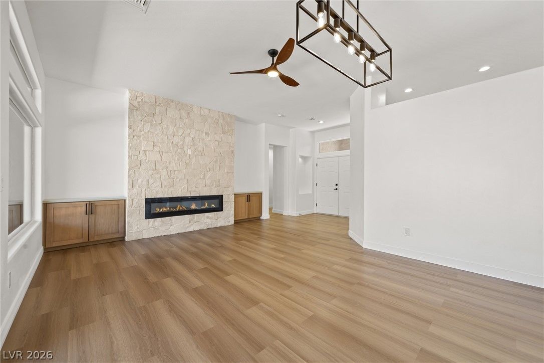 10400 Willamette Place — photo 2