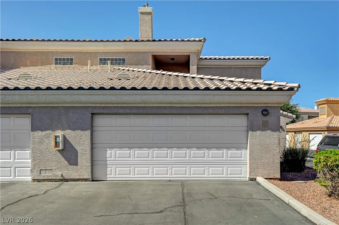 6908 Cobre Azul Avenue 102 — photo 2