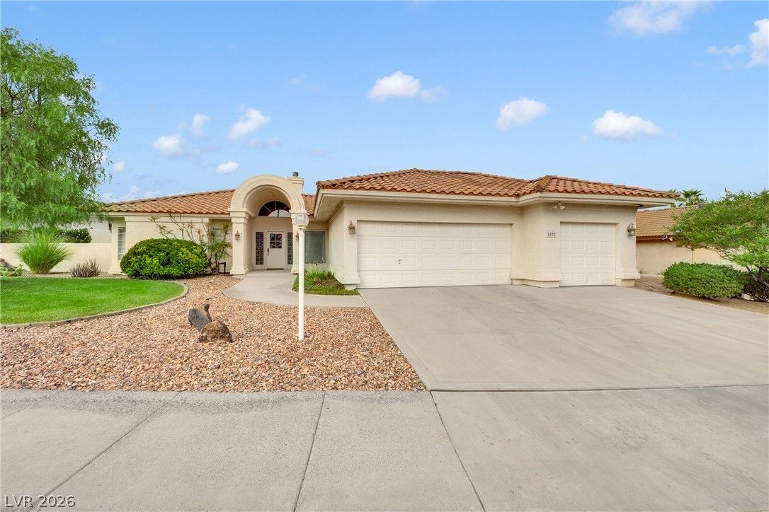 1020 Geranium Drive — photo 2