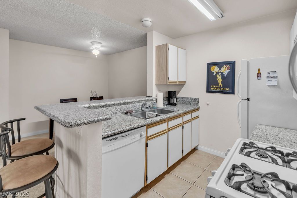 2200 South Fort Apache Road 1192 — photo 4