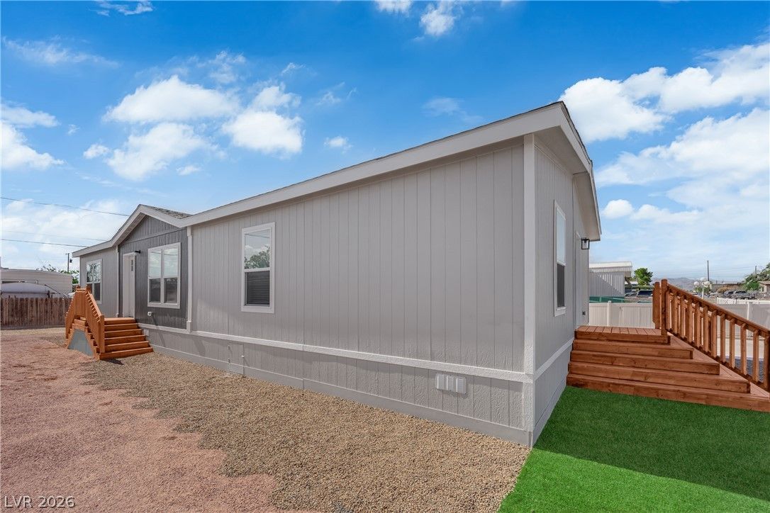 2253 Clinton Lane — photo 3