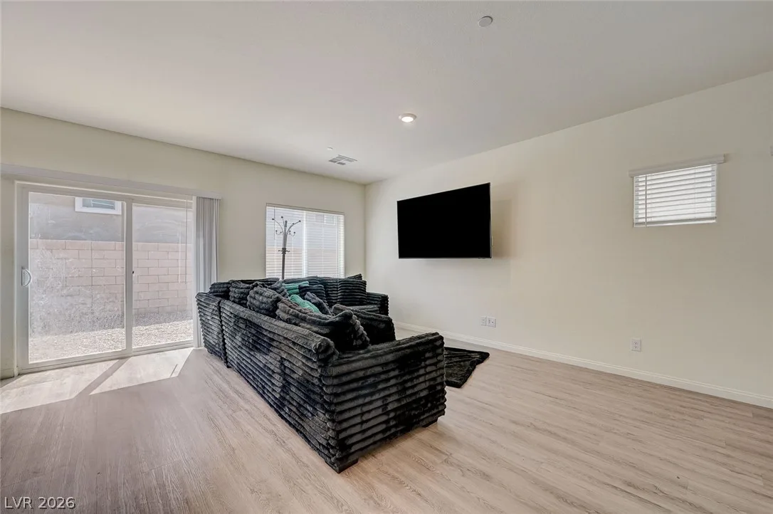 9946 Indigo Cliffs Street — photo 5