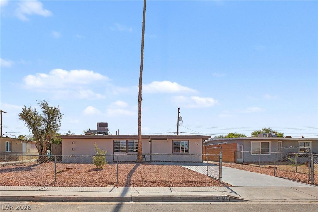 1704 James Street — photo 3