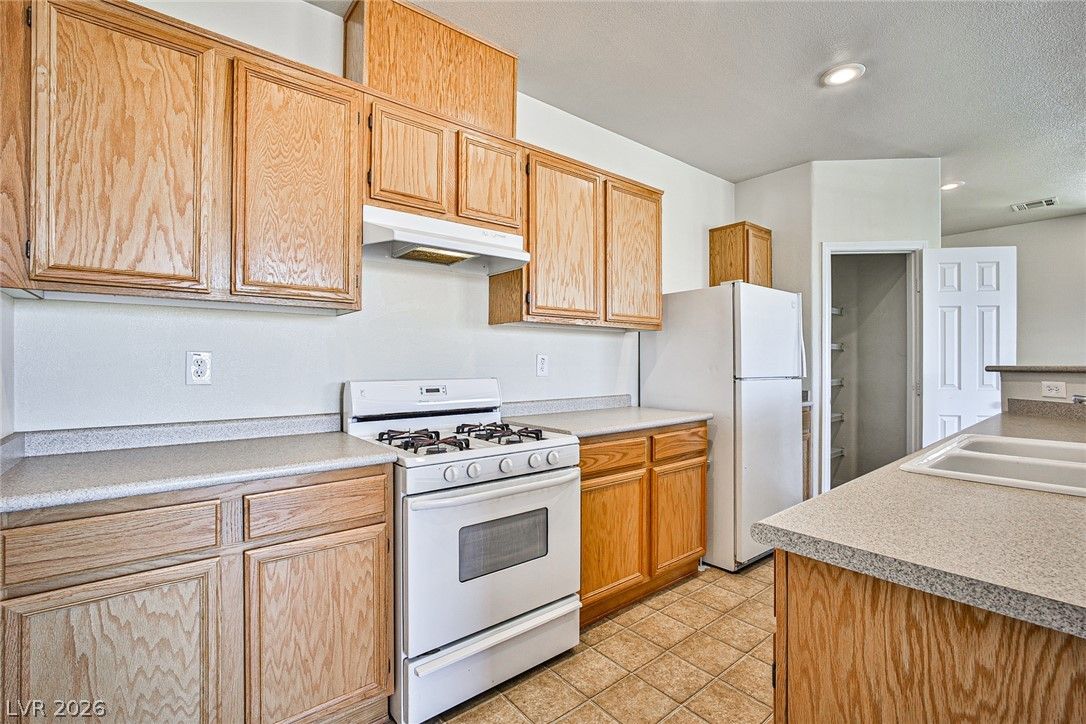 6255 West Arby Avenue 265 — photo 5