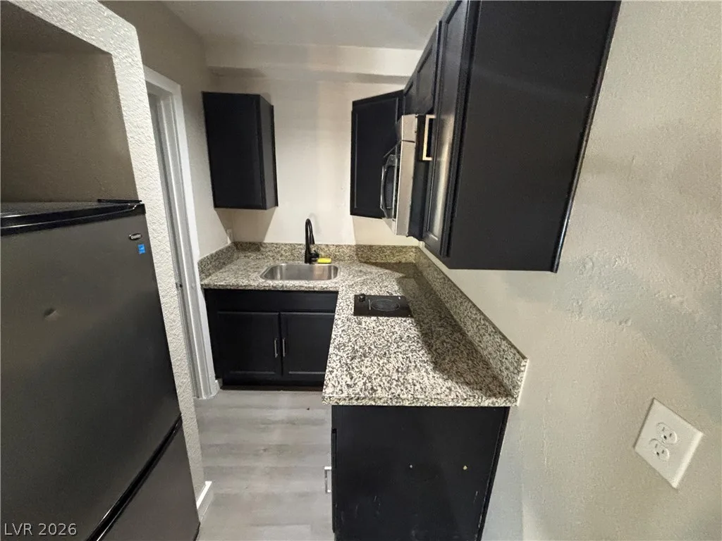 1401 East Carson Avenue 13 — photo 3