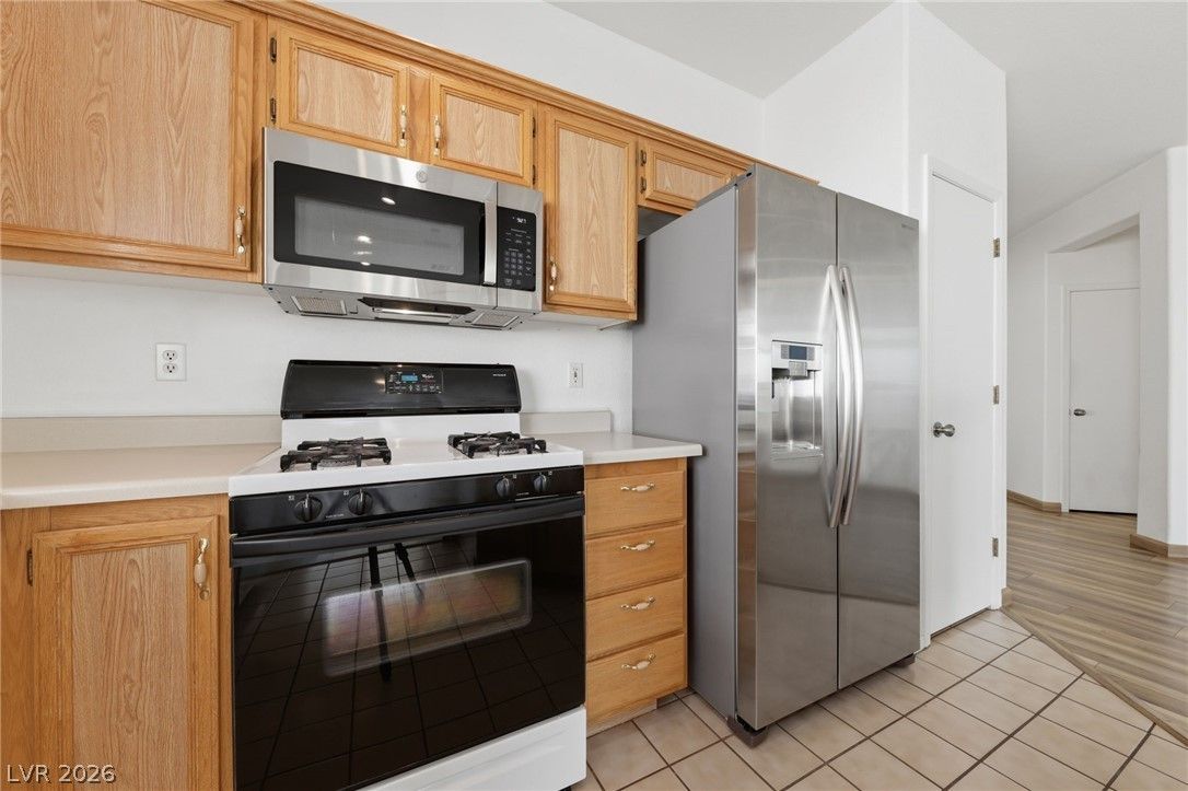 7909 Pinnochio Avenue — photo 4 of 32
