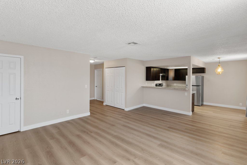 4851 East Craig Road — photo 3