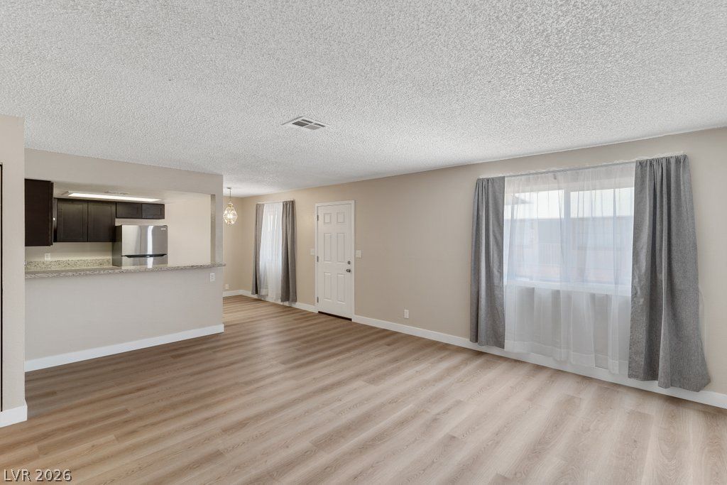 4851 East Craig Road — photo 5