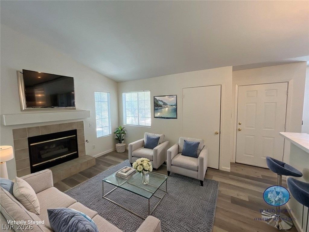 4623 Krissylouise Way D — photo 2 of 13