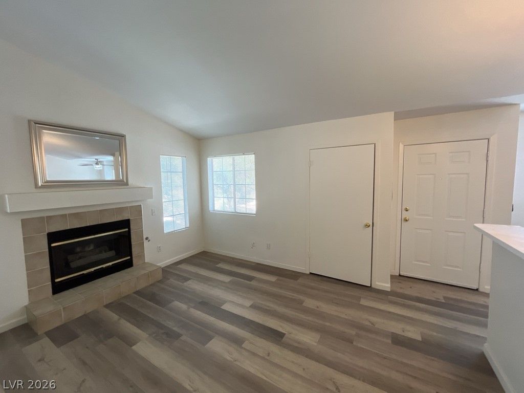 4623 Krissylouise Way D — photo 3 of 13