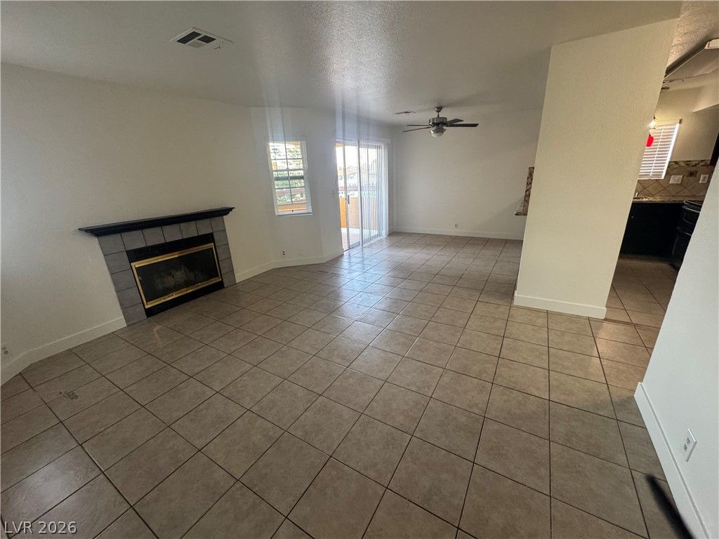 6233 Ilanos LN Lane C — photo 4 of 5