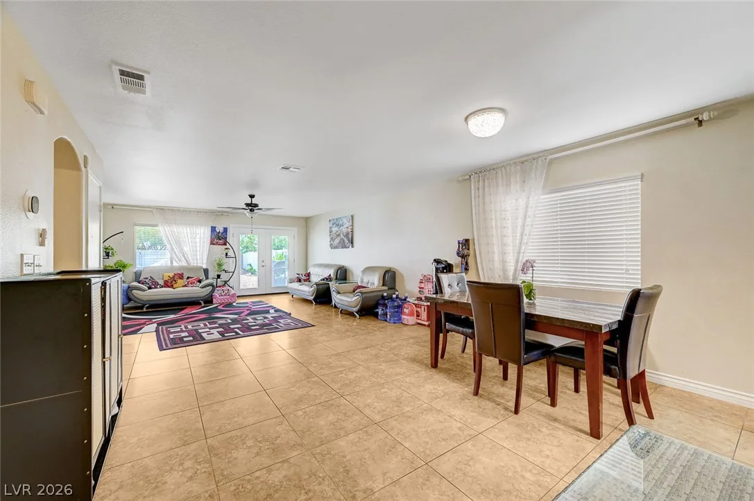 1119 Emerald Stone Avenue — photo 3