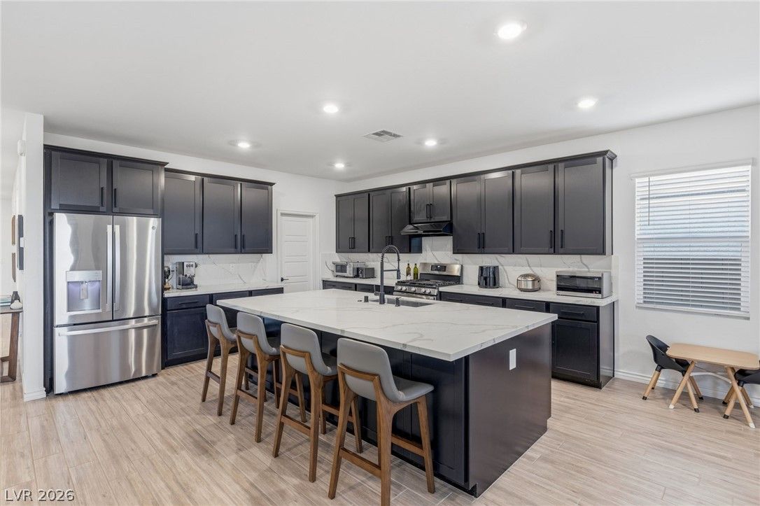 6221 Lamont Hills Avenue — photo 1