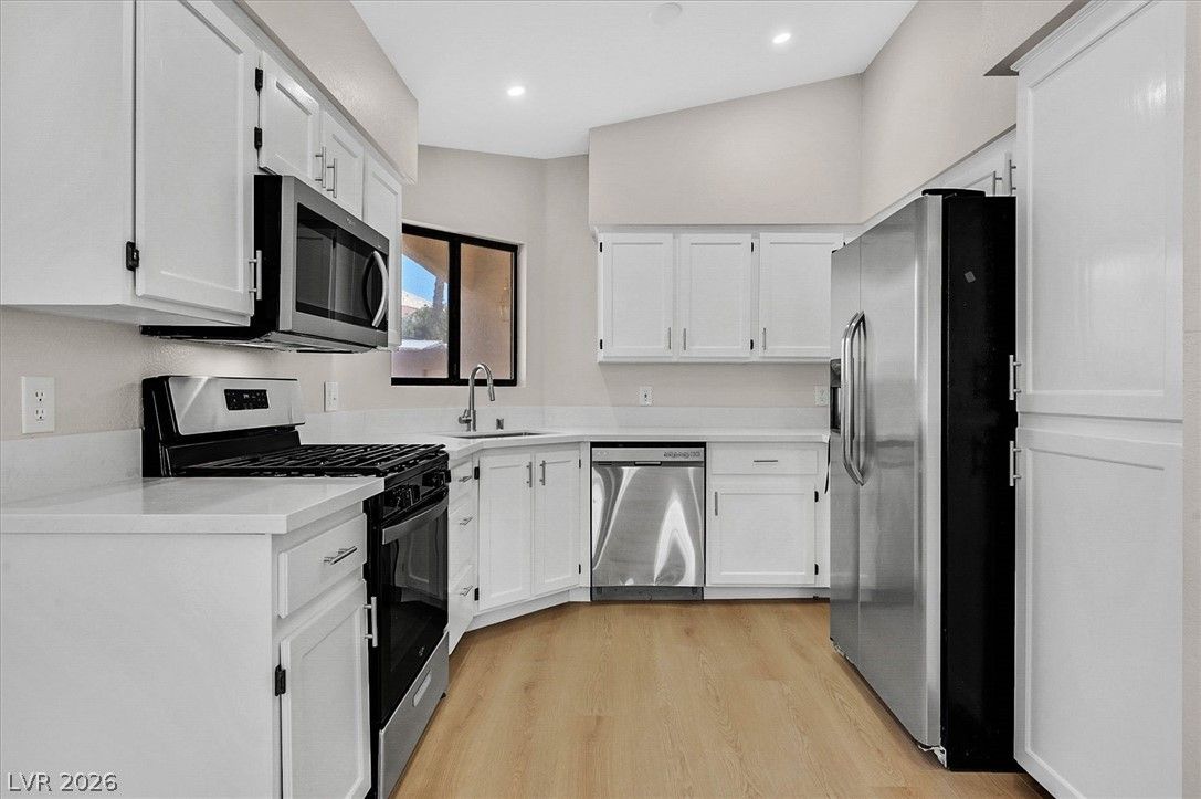 370 Lander Drive — photo 2 of 25