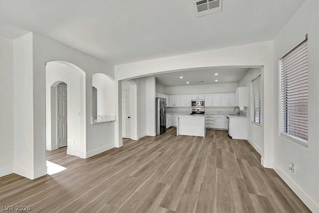 709 East La Madre Way — photo 3