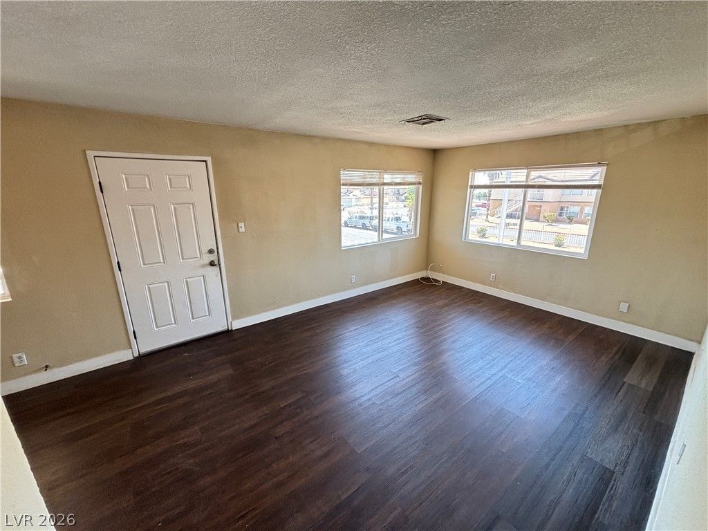 1705 Breckenwood Court 3 — photo 5 of 22